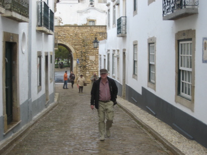 Klaus schlendert durch die Altstadt Klaus schlendert durch die Altstadt